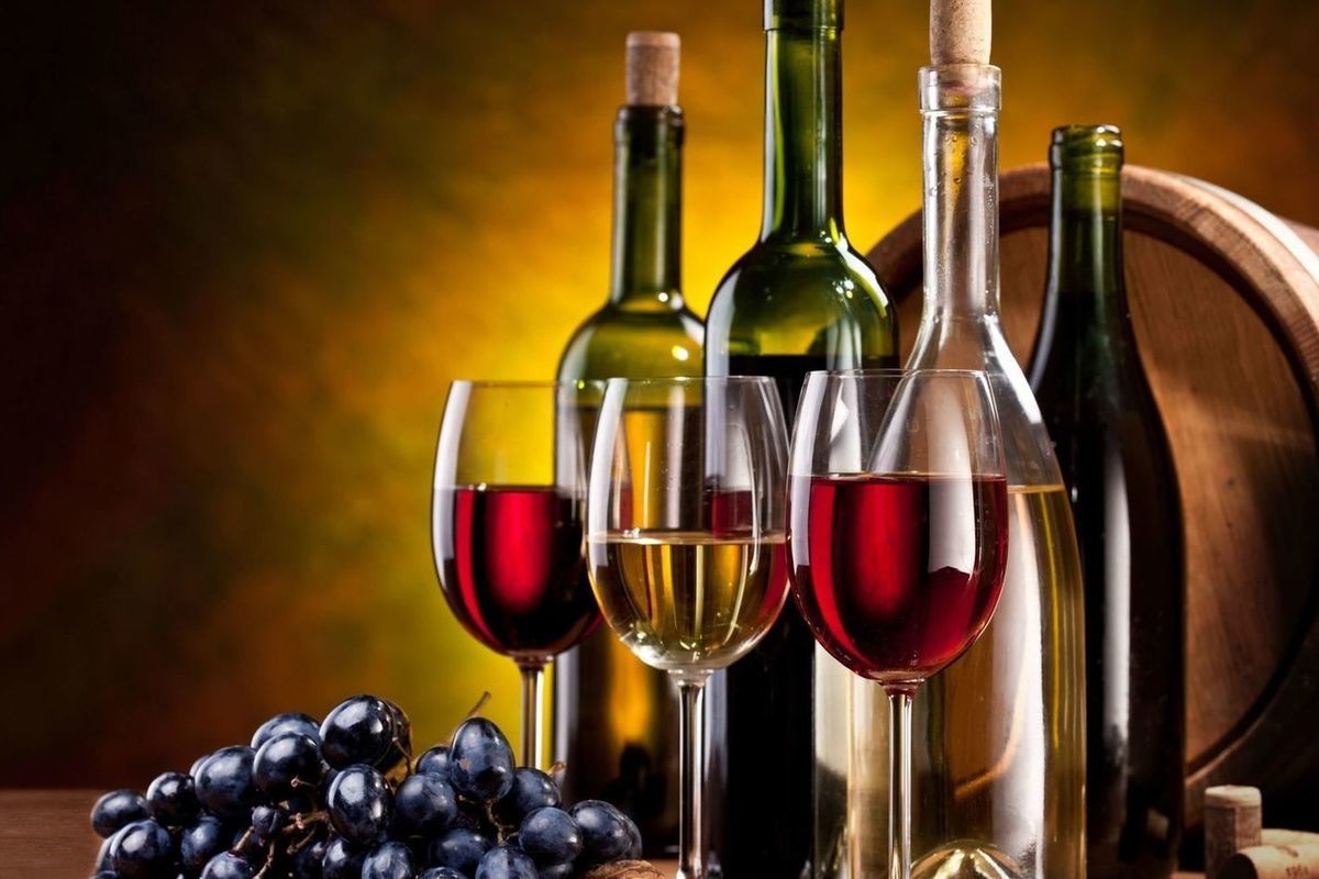 تفسير رؤية الخمر في المنام وعدم شربه